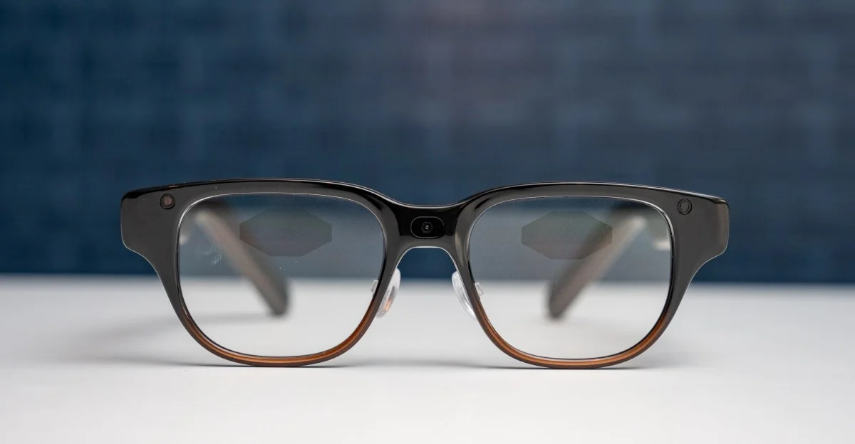 Lenovo Ikut Arus Kacamata AI: Mengintip Konsep 'Smart Glasses' Masa Depan di CES 2026