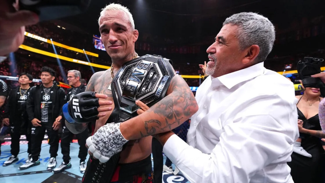 Hasil UFC 326: Charles Oliveira Kejutkan Max Holloway dengan Strategi Cerdas Raih Gelar BMF